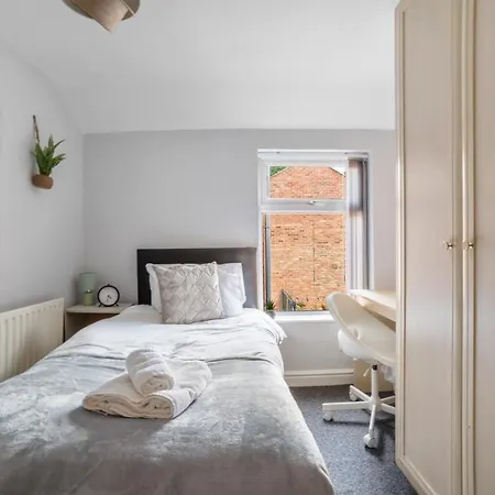 Last-Minute Specials L Exclusive Deal On 3 Bed Flat In City Centre L Sleeps 6 L Free Wifi & Parking L Desks & Netflix L Invicta Stays Short Lets Leicester Exterior photo