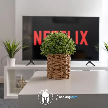 Last-Minute Specials L Exclusive Deal On 3 Bed Flat In City Centre L Sleeps 6 L Free Wifi & Parking L Desks & Netflix L Invicta Stays Short Lets Leicester Exterior photo